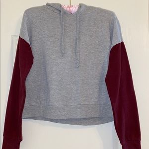 Cropped hooded sweatshirt